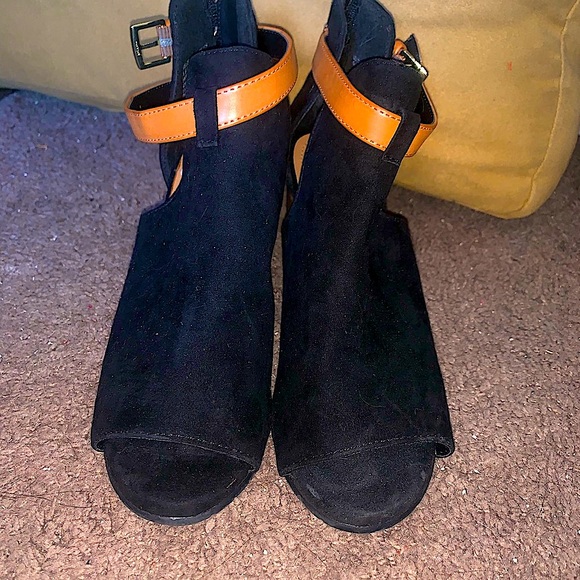 Kenneth Cole Reaction Open toe Chunky heels - Picture 3 of 5